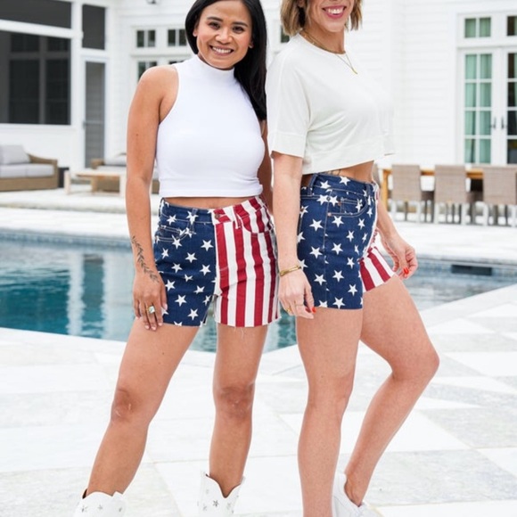Judy Blue Americana Red, White, & Blue Patriotic Flag Jean Shorts - Picture 3 of 3